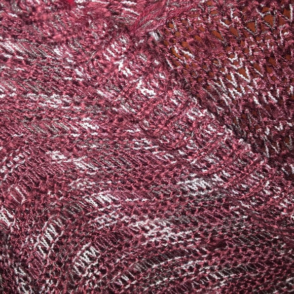 NEVER WORN maroon and white heavy cardigan - Picture 3 of 5